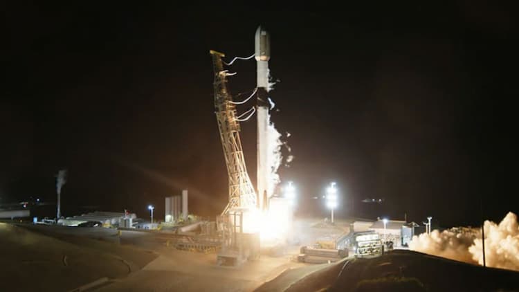 SpaceX Launch: Widespread Panic After a Powerful Explosion, 2026